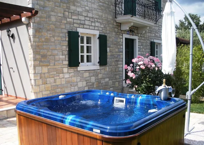 Luxury With A Parking Space Buici, - 13529 فيلة بوريتش