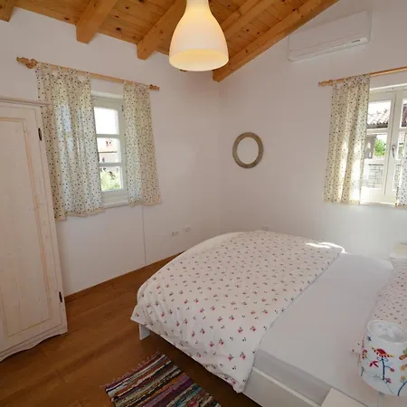 Villa Luxury With A Parking Space Buici, - 13529